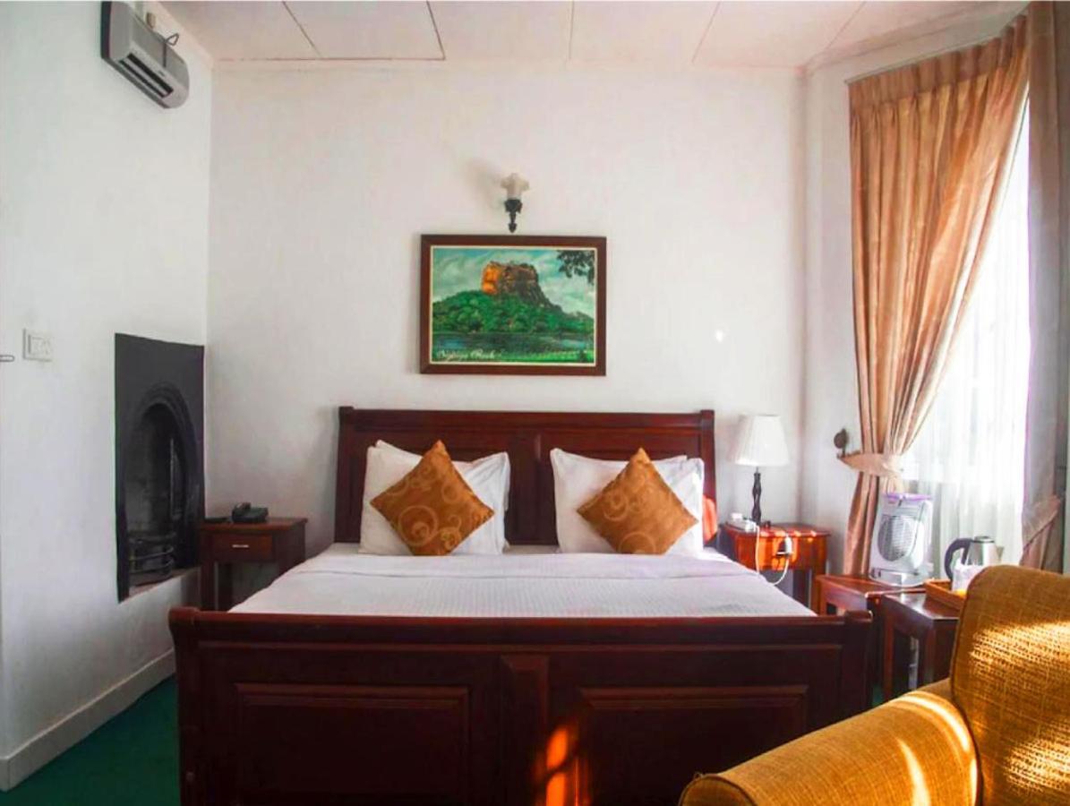 The Rock Hotel Nuwara Eliya Buitenkant foto