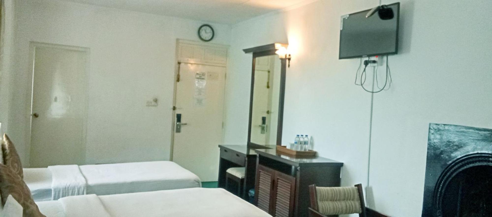 The Rock Hotel Nuwara Eliya Buitenkant foto